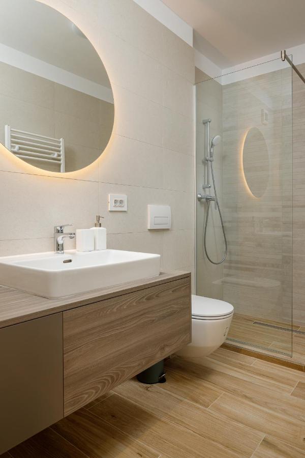 Ada Homes Coresi 707 ブラショフ エクステリア 写真